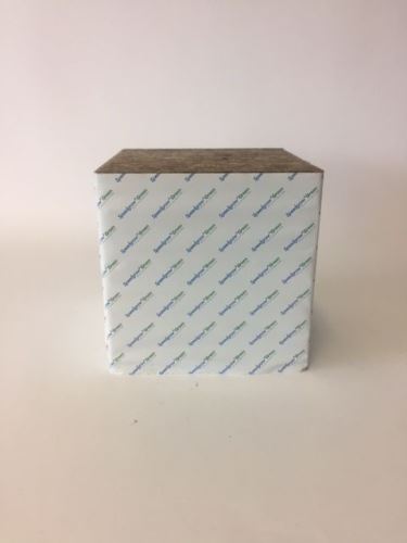 Agra-Wool Big Block 20x20x20cm - s dírou 38x35mm